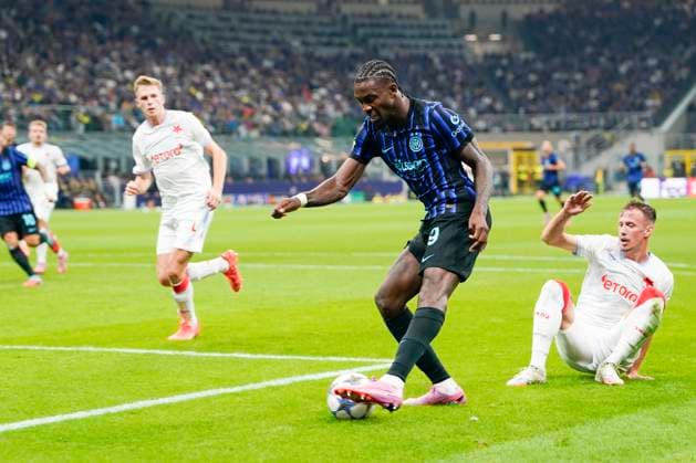 30 09 2025, Milan, Stadio Meazza, UEFA Champions League Inter Slavia Praga, Marcus Thuram of Inter in action Milan Stadio Meazza Lombardy Italy Copyright: xJustPictures.ch JarixPestelaccix jp-en-JaPe-JP4_JAR_Inter_Praha_30Sept2025_0141