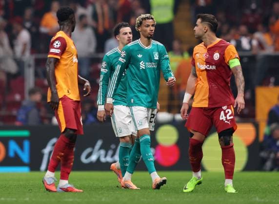 Hugo Ekitike of Liverpool shows their frustration at the end of the first half Galatasaray v Liverpool, UEFA Champions League, Group Stage, Football, RAMS Park, Istanbul, Turkey - 30 Sep 2025Istanbul RAMS Park Turkey EDITORIAL USE ONLY No use with unauthorised audio, video, data, fixture lists, club league logos or live services. Online in-match use limited to 120 images, no video emulation. No use in betting, games or single club league player publications.  Copyright: xRaddadxJebarah Shutterstockx 15504034bf