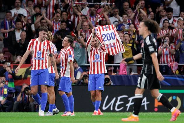 UEFA champions league - Atletico de Madrid vs Eintracht MADRID,SPAIN - 30 September: Antoine Griezmann of Atletico de Madrid celebrates his two hundredth goal as an Atletico Madrid player. during UEFA champions league 2025 26 match between Atletico de Madrid and Eintracht at Riyadh Air Metropolitano Stadium. (Photo by Guillermo Martinez) Madrid Riyadh Air Metropolitano Stadium Spain Copyright: xGuillermoxMartinezx