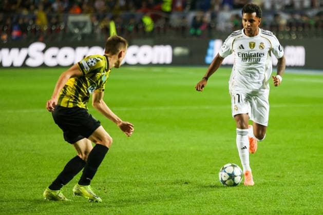 KAZAKHSTAN, ALMATY - SEPTEMBER 30, 2025: Real Madridâ€™s Rodrygo (R) in a 2025-26 UEFA Champions League League Phase Matchday 2 football match between FC Kairat and Real Madrid at Central Stadium. Alikhan Sariyev TASS  84474404