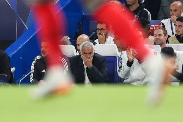 Chelsea gegen Benfica 30. September 2025, London UEFA Champions League Chelsea gegen SL Benfica Benfica-Cheftrainer Jose Mourinho Foto Charlotte Wilson Abseits London UK  Copyright: xCharlottexWilsonx xOffsidexOffside