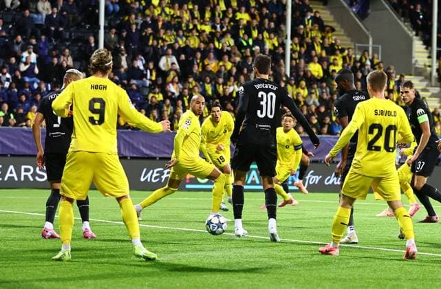 Rodrigo Bentancur of Tottenham Hotspur goal is disallowed by VAR FK Bodo Glimt v Tottenham Hotspur, UEFA Champions League, Group Stage, Football, Aspmyra Stadion, Bodo, Norway - 30 Sep 2025Bodo Aspmyra Stadion Norway EDITORIAL USE ONLY No use with unauthorised audio, video, data, fixture lists, club league logos or live services. Online in-match use limited to 120 images, no video emulation. No use in betting, games or single club league player publications.  Copyright: xMichaelxZemanek Shutterstockx 15504026z