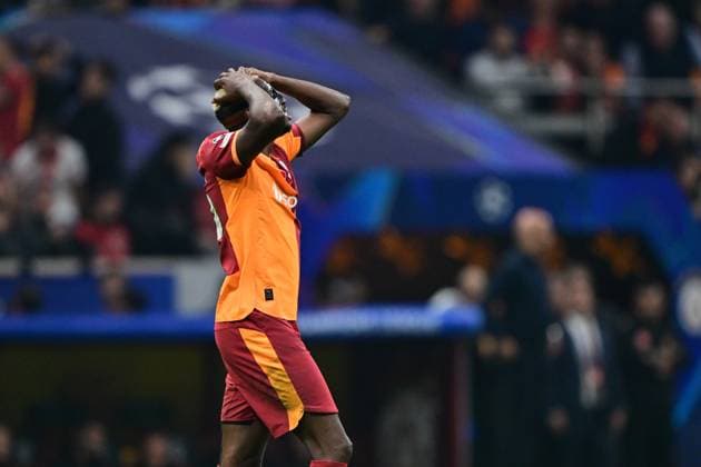 Galatasaray v Liverpool - UEFA Champions League ISTANBUL, TURKIYE - SEPTEMBER 30: Victor Osimhen of Galatasaray reacts during the UEFA Champions League week 2 match between Galatasaray and Liverpool at RAMS Park in Istanbul, Turkiye, on September 30, 2025. Serhat Cagdas Anadolu Istanbul Turkey. Editorial use only. Please get in touch for any other usage.  Copyright: x2025xAnadoluxSerhatxCagdasx