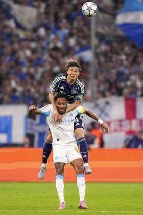 MARSEILLE , 30-09-2025 , Stade Velodrome , season 2025 2026 , UEFA Champions League football , League phase Matchday 2 , match between Olympique de Marseille and Ajax , picture shows Ajax player Ko Itakura and Olympique de Marseille player Pierre-Emerick Aubameyang Olympique de Marseille - Ajax  x31296945x Copyright:
