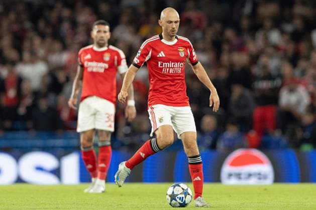 30th September 2025; Stamford Bridge, Chelsea, London, England: Champions League Football, Chelsea versus Benfica; Fredrik Aursnes of Benfica plays the ball into midfield  IanxStephen