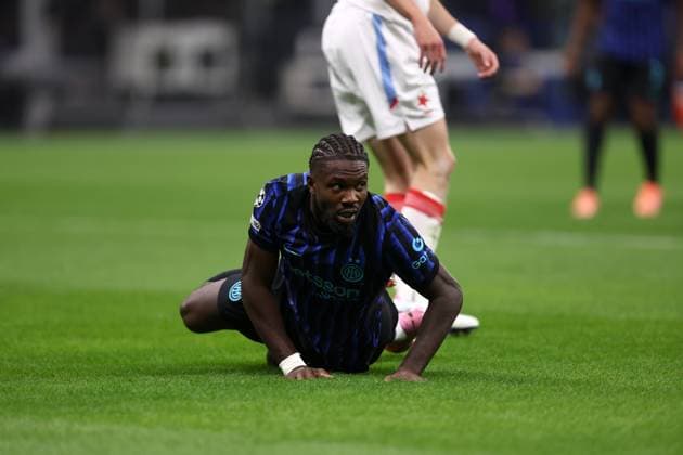 FC Internazionale - Sk Slavia Praha - UEFA Champions League 2025 26 League Phase MD2 Marcus Thuram of Fc Internazionale lies on the ground during the UEFA Champions League Phase MD2 match between FC Internazionale and Sk Slavia Praha at Stadio Giuseppe Meazza (San Siro) on September 30 2025 in Milan, Italy . Milano Stadio Giuseppe Meazza Italy Copyright: xMarcoxCanonierox