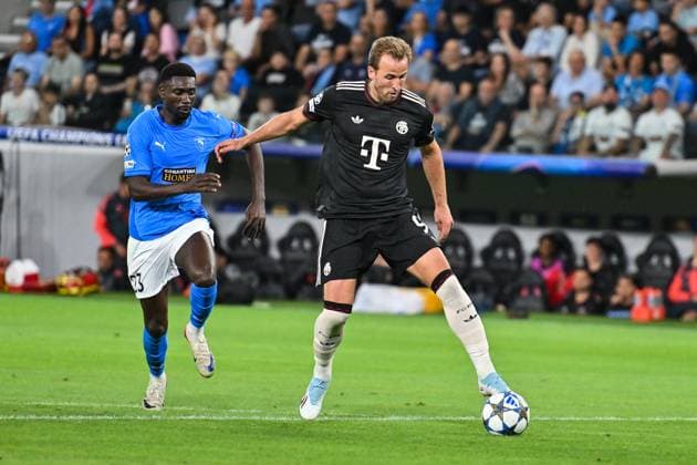 UEFA Champions League Paphos FC FC Bayern Munich 30 09 2025 in duel Derrick LUCKASSEN Paphos FC 23 and Harry KANE FC Bayern Muenchen 9 duel UEFA Champions League Paphos FC FC Bayern Munich Alphamega Stadium on 30 09 2025 Copyright: xBEAUTIFULxSPORTS Goldbergx