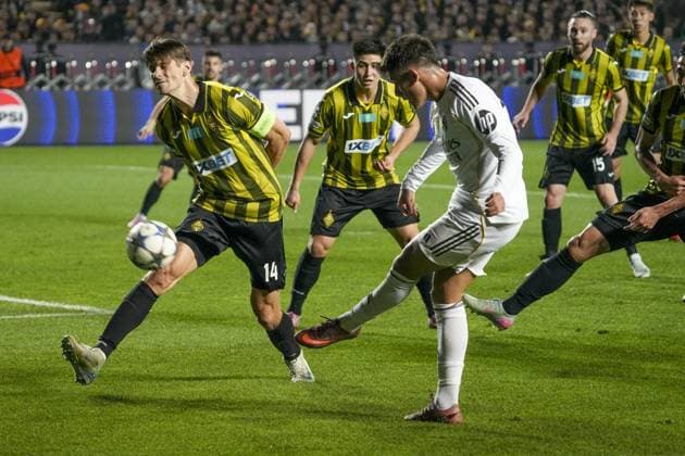 Kairat Almaty v Real Madrid - UEFA Champions League ALMATY, KAZAKHSTAN - SEPTEMBER 30: Real Madrid’s Arda Guler (15) battles for the ball with Kairat Almaty Alyaksandr Martinovic (14) during the UEFA Champions League group stage match between Kairat Almaty and Real Madrid at Almaty Ortalyk Stadion in Almaty, Kazakhstan on September 30, 2025. Turar Kazangapov Anadolu Almaty Kazakhstan. Editorial use only. Please get in touch for any other usage.  Copyright: x2025xAnadoluxTurarxKazangapovx