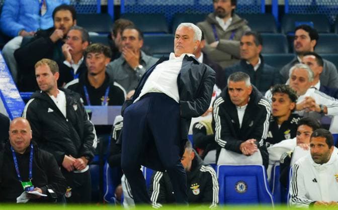 Benfica Head Coach Jose Mourinho Chelsea v Benfica, UEFA Champions League, Group Stage, Football, Stamford Bridge, London, UK - 30 Sep 2025London Stamford Bridge United Kingdom EDITORIAL USE ONLY No use with unauthorised audio, video, data, fixture lists, club league logos or live services. Online in-match use limited to 120 images, no video emulation. No use in betting, games or single club league player publications.  Copyright: xJavierxGarcia Shutterstockx 15504031az