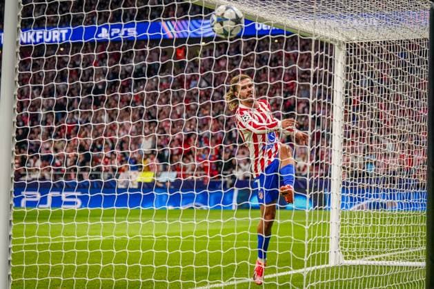 UEFA Champions League 2025 26, Matchday 2 Atletico Madrid vs Eintracht Frankfurt Riyadh Air Metropolitano Madrid, Spain Goal and 4 1 by Antoine Griezmann Atletico Madrid, 7 but the goal was annulled by referee Slavko Vincic Slovenia Copyright: xJOERANxSTEINSIEKx