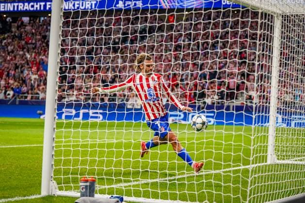 UEFA Champions League 2025 26, Matchday 2 Atletico Madrid vs Eintracht Frankfurt Riyadh Air Metropolitano Madrid, Spain Goal and 4 1 by Antoine Griezmann Atletico Madrid, 7 but the goal was annulled by referee Slavko Vincic Slovenia Copyright: xJOERANxSTEINSIEKx