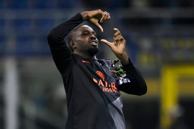 FC Internazionale v SK Slavia Praha - UEFA Champions League Marcus Thuram of FC Internazionale holds the man of the match award at the end of the UEFA Champions League 2025 26 league phase football match between FC Internazionale and SK Slavia Praha. Milan Italy Copyright: xNicolòxCampox