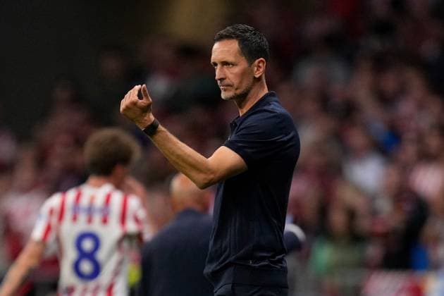 30 09 2025, xjhx, Football UEFA Champions League, Atletico Madrid Eintracht Frankfurt v l Coach Dino Toppmöller Toppmoeller Eintracht Frankfurt UEFA REGULATIONS PROHIBIT ANY USE OF PHOTOGRAPHS as IMAGE SEQUENCES and or QUASI VIDEO Madrid