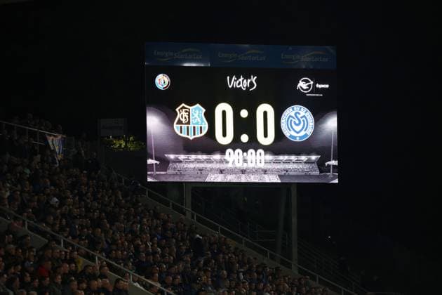 30 09 2025, Football, Men, 3 League, Season 2025 2026, 1 FC Saarbrücken MSV Duisburg, Final score, Final result, Scoreboard, Videowall Saarbrücken Ludwigsparkstadion Saarland Germany EN Copyright: xFabianxKleerx