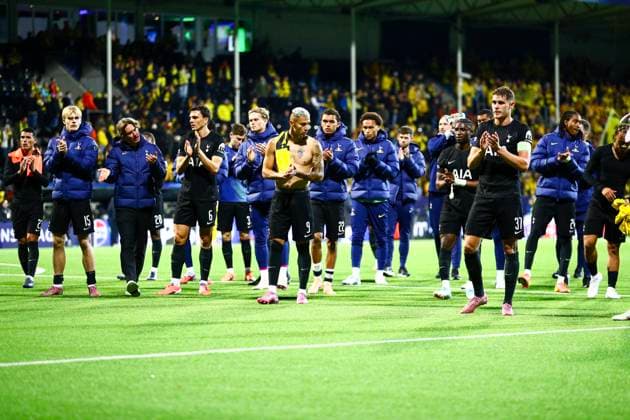 UEFA Champions League 2025 2026 Bodo Glimt Tottenham Bodo 20250930 Tottenham thanks the supporters after the Champions League match between Bodo Glimt and Tottenham at Aspmyra Stadium Photo Mats Torbergsen NTB Bodo Norway EDITORIAL USE ONLY RESTRICTED USE FOR BETTING COMPANIES  Copyright: xMatsxTorbergsenx xNTBx