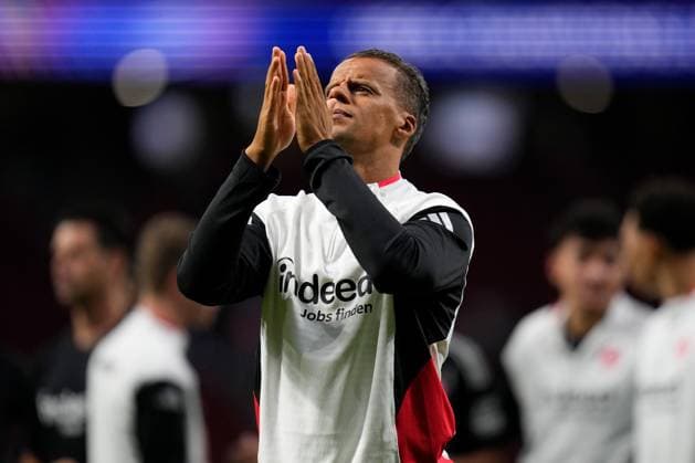 30 09 2025, xjhx, Football UEFA Champions League, Atletico Madrid Eintracht Frankfurt v l Timothy Chandler Eintracht Frankfurt Disappointed, sad, frustrated after the match UEFA REGULATIONS PROHIBIT ANY USE OF PHOTOGRAPHS as IMAGE SEQUENCES and or QUASI VIDEO Madrid