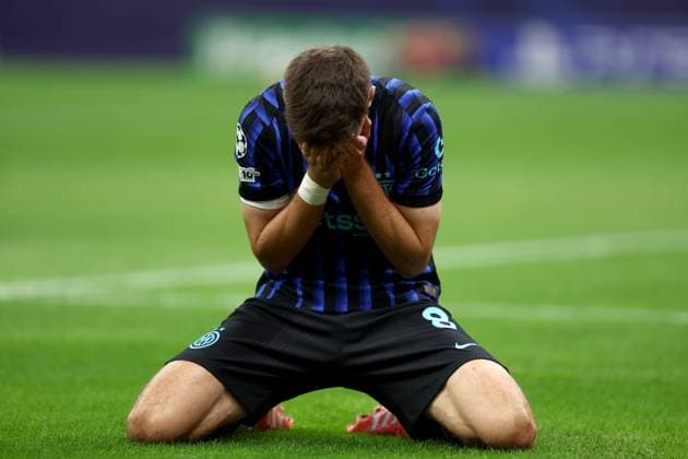 FC Internazionale - Sk Slavia Praha - UEFA Champions League 2025 26 League Phase MD2 Petar Sucic of Fc Internazionale looks dejected during the UEFA Champions League Phase MD2 match between FC Internazionale and Sk Slavia Praha at Stadio Giuseppe Meazza (San Siro) on September 30 2025 in Milan, Italy . Milano Stadio Giuseppe Meazza Italy Copyright: xMarcoxCanonierox