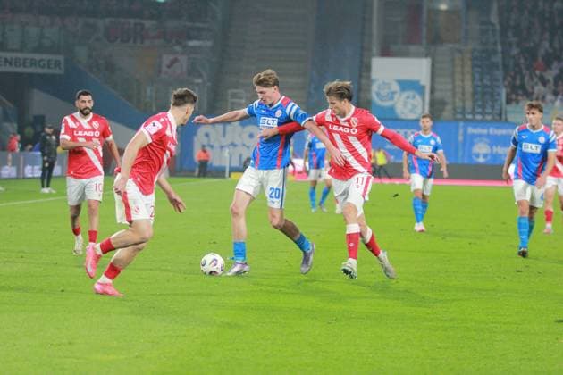 Soccer I Men I Season 2025 26 I 3 Liga I 9 Matchday I F C Hansa Rostock Energie Cottbus I 30 9 2025 Ryan Naderi 20, F C Hansa Rostock on the ball against Moritz Hannemann 11, FC Energie Cottbus Rostock Ostseestadion Mecklenburg-Vorpommern Germany Copyright: xLobeca AndreasxKnothex
