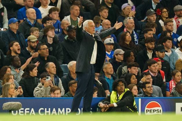 Chelsea FC v SL Benfica, Champions League JosÃ Mourinho, Manager of Benfica during the Chelsea FC v SL Benfica UEFA Champions League Round One League Stage match at Stamford Bridge, London, England, United Kingdom on 30 September 2025 Credit: Dylan Hepworth Every Second Media Editorial use only. All images are copyright Every Second Media Limited. No images may be reproduced without prior permission. Copyright: xIMAGO EveryxSecondxMediax ESM-1604-0089 DylanxHepworthx xEveryxSecondxMediax