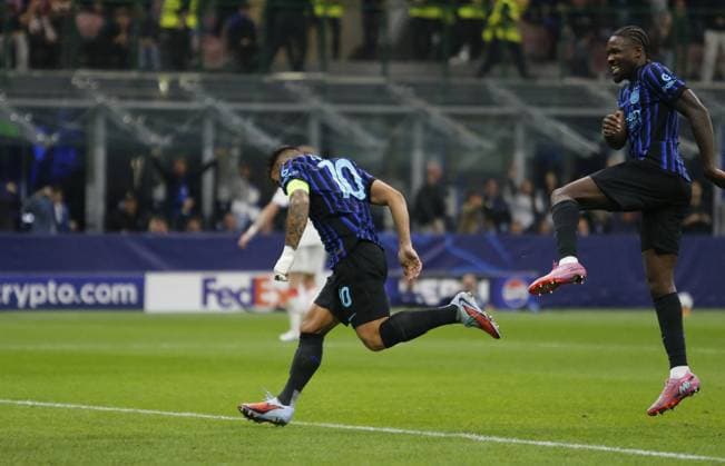 CALCIO - UEFA Champions League - Inter - FC Internazionale vs SK Slavia Praha Lautaro Martinez of FC Inter celebrating after a goal during the Uefa Champions League 2025-2026 season, football match between FC Internazionale and SK Slavia Praha on 30 September 2025, at San Siro Stadium, Milan, Italy Photo Nderim Kaceli Milan Italy  Copyright: xIPAxSport ABACAx