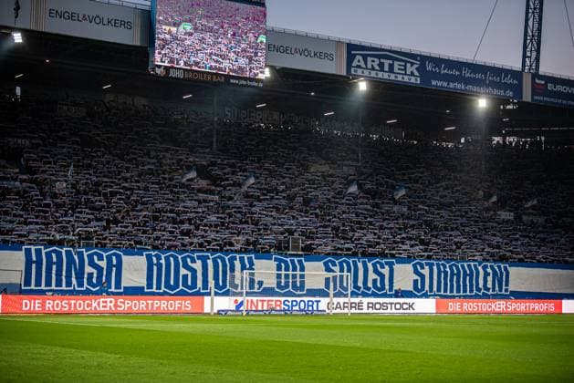 Rostock, Germany 30 September 2025 3 Liga 2025 2026 FC Hansa Rostock vs FC Energie Cottbus In the picture banner on the south, Hansa Rostock du sollst strahlen DFB regulations prohibit any use of photographs as image sequences and or quasi video Copyright: xFotostandx xVoelkerx