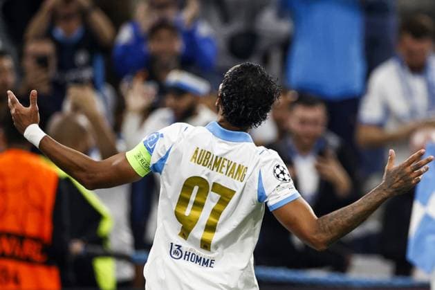 MARSEILLE - Pierre-Emerick Aubameyang of Olympique Marseille celebrates the 4-0 goal during the UEFA Champions League match between Olympique Marseille and Ajax at the Stade Velodrome on September 30, 2025, in Marseille, France. ANP MAURICE VAN STEEN xVIxANPxSportx xxANPxIVx 537986563 originalFilename: 537986563.jpg