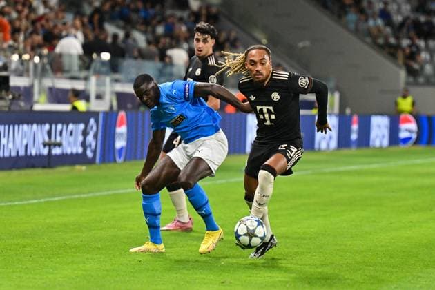 UEFA Champions League Paphos FC FC Bayern München 30 09 2025 in duel Aleksandar PAVLOVIC FC Bayern Muenchen 45 , Ken SEMA Paphos FC 12 and Sascha BOEY FC Bayern Muenchen 23 duel UEFA Champions League Paphos FC FC Bayern München Alphamega Stadium on 30 09 2025 Copyright: xBEAUTIFULxSPORTS Goldbergx