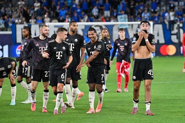 UEFA Champions League Paphos FC FC Bayern München 30 09 2025 The Bayern players celebrate together with the fans the 5 1 away win UEFA Champions League Paphos FC FC Bayern München Alphamega Stadium on 30 09 2025 in the picture Konrad LAIMER FC Bayern Muenchen 27 , Joshua KIMMICH FC Bayern Muenchen 6 , Jonathan TAH FC Bayern Muenchen 4 , Serge GNABRY FC Bayern Muenchen 7 and Aleksandar PAVLOVIC FC Bayern Muenchen 45 Copyright: xBEAUTIFULxSPORTS Goldbergx
