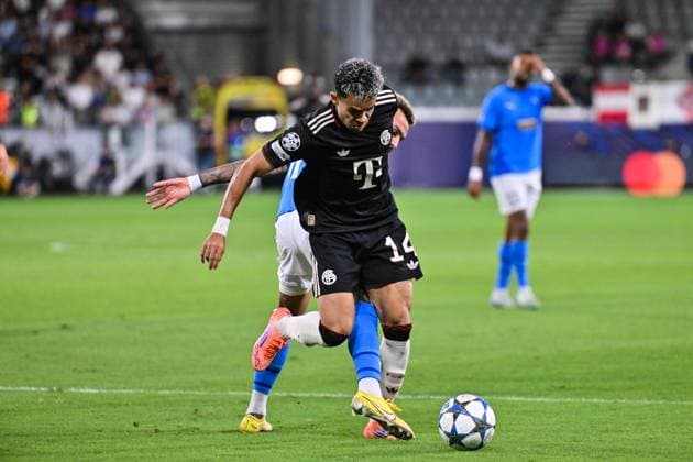 UEFA Champions League Paphos FC FC Bayern Munich 30 09 2025 in duel JAJA Paphos FC 11 and Luis DIAZ FC Bayern Munich 14 duel UEFA Champions League Paphos FC FC Bayern Munich Alphamega Stadium on 30 09 2025 Copyright: xBEAUTIFULxSPORTS Goldbergx