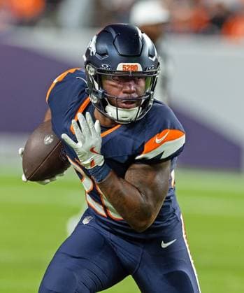 September 30, 2025, Denver, Colorado, USA: Broncos RB TYLER BADIE runs for yardage during the 1st. Half at Empower Field at Mile High Monday night. Broncos beat the Bengals 28-3. Denver USA - ZUMAav4_ 20250930_zaf_av4_028 Copyright: xHectorxAcevedox