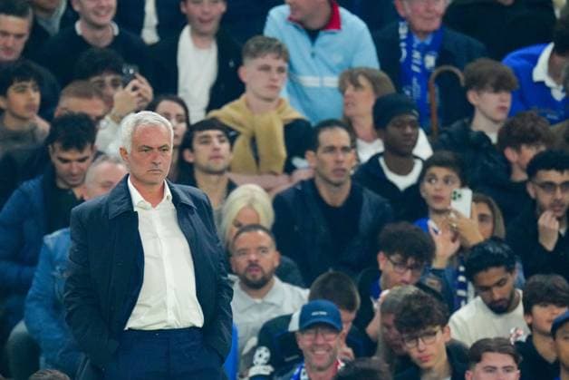 Benfica Head Coach Jose Mourinho Chelsea v Benfica, UEFA Champions League, Group Stage, Football, Stamford Bridge, London, UK - 30 Sep 2025London Stamford Bridge United Kingdom EDITORIAL USE ONLY No use with unauthorised audio, video, data, fixture lists, club league logos or live services. Online in-match use limited to 120 images, no video emulation. No use in betting, games or single club league player publications. Copyright: xJavierxGarcia Shutterstockx 15504031dl