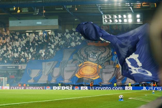 Chelsea FC v SL Benfica, Champions League The Chelsea tifo prior to the Chelsea FC v SL Benfica UEFA Champions League Round One League Stage match at Stamford Bridge, London, England, United Kingdom on 30 September 2025 Credit: Dylan Hepworth Every Second Media Editorial use only. All images are copyright Every Second Media Limited. No images may be reproduced without prior permission. Copyright: xIMAGO EveryxSecondxMediax ESM-1604-0160 DylanxHepworthx xEveryxSecondxMediax