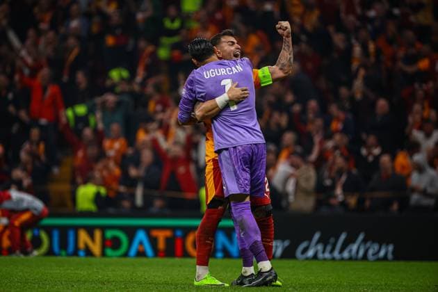 Galatasaray-vs-Liverpool-UEFA-Champions-League-2025-26-MD2 Ugurcan CakÄ±r of Galatasaray SK and Abdulkerim BardakcÄ± of Galatasaray SK celebrate victory. Galatasaray SK and Liverpool FC faced each other at UEFA Champions League 2025 26 League Phase MD2. The match took place in Ali Sami Yen Rams Park Stadium on September 30, 2025. Istanbul Istanbul Turkey Copyright: xBurakxBasturkx