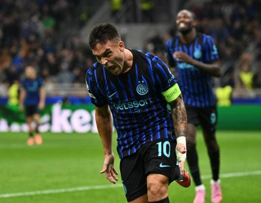 (251001) -- MILAN, Oct. 1, 2025 -- Inter Milan s Lautaro Martinez celebrates his goal during the UEFA Champions League match between Inter Milan and Slavia Praha in Milan, Italy, Sept.30, 2025. (SP)ITALY-MILAN-FOOTBALL-UEFA CHAMPIONS LEAGUE-INTER MILAN VS SLAVIA PRAHA LixJing 