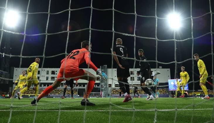 Rodrigo Bentancur of Tottenham Hotspur goal is disallowed by VAR FK Bodo Glimt v Tottenham Hotspur, UEFA Champions League, Group Stage, Football, Aspmyra Stadion, Bodo, Norway - 30 Sep 2025Bodo Aspmyra Stadion Norway EDITORIAL USE ONLY No use with unauthorised audio, video, data, fixture lists, club league logos or live services. Online in-match use limited to 120 images, no video emulation. No use in betting, games or single club league player publications.  Copyright: xMichaelxZemanek Shutterstockx 15504026bd