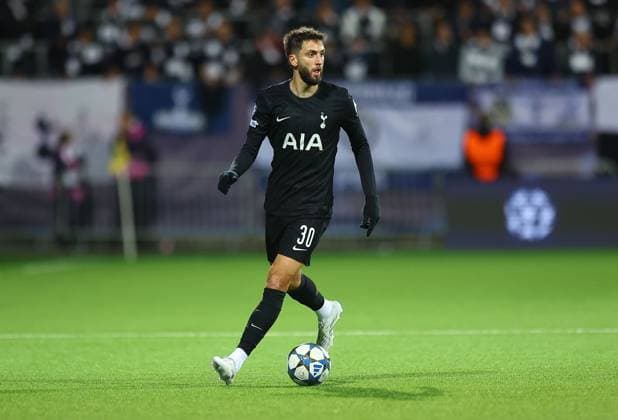 Rodrigo Bentancur of Tottenham Hotspur FK Bodo Glimt v Tottenham Hotspur, UEFA Champions League, Group Stage, Football, Aspmyra Stadion, Bodo, Norway - 30 Sep 2025Bodo Aspmyra Stadion Norway EDITORIAL USE ONLY No use with unauthorised audio, video, data, fixture lists, club league logos or live services. Online in-match use limited to 120 images, no video emulation. No use in betting, games or single club league player publications.  Copyright: xMichaelxZemanek Shutterstockx 15504026bm