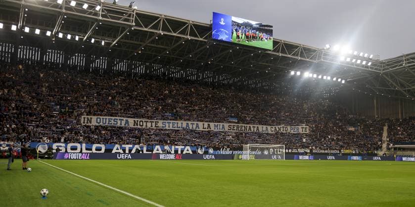 Atalanta fans fans show their support during Atalanta BC vs Club Brugge, Chanpions League 2025-26 League phase, Matchday 2Â°, game at New Balance Arena in Bergamo (BG), Italy, on September 30, 2025.  Copyright: xDavidexCasentini IPAxSportx xipa-agency.netx xx IPA_65992702 IPA_Agency_IPA65992702