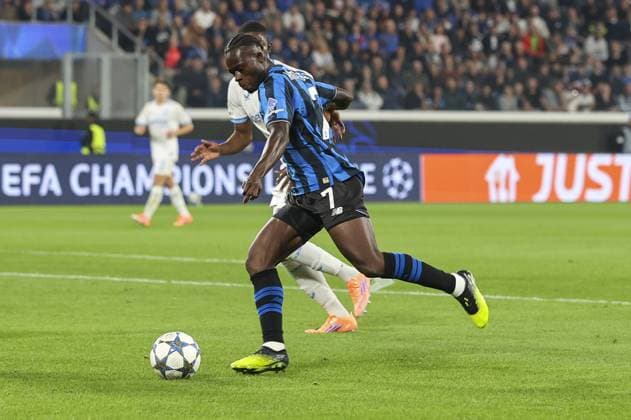 Kamal Deen Sulemana Kamaldeen of Atalanta BC kick the ball during Atalanta BC vs Club Brugge, Chanpions League 2025-26 League phase, Matchday 2Â°, game at New Balance Arena in Bergamo (BG), Italy, on September 30, 2025.  Copyright: xDavidexCasentini IPAxSportx xipa-agency.netx xx IPA_65992704 IPA_Agency_IPA65992704