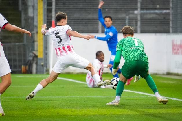 Germany, Soccer, Regionalliga Südwest, Season 2025 2026, Matchday 10 SC Freiburg II vs TSG Balingen Dreisamstadion Freiburg Amney Moutassime TSG Balingen ,18 Fabian Rüdlin Rudlin SC Freiburg II, 05 Jaaso Jantunen SC Freiburg II, 01 Freiburg Dreisamstadion Baden Württemberg Germany Copyright: xFINLEYxMÖRCHx