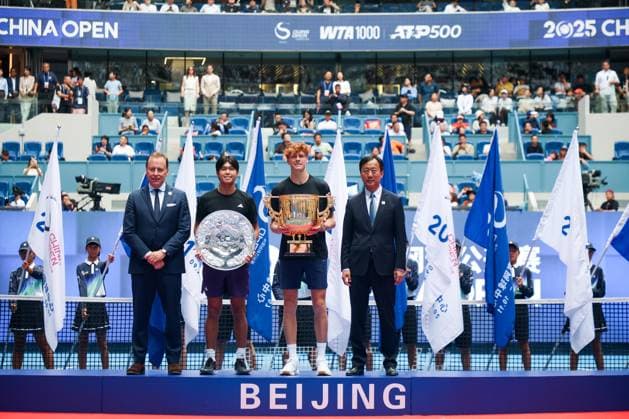 BEIJING, CHINA - OCTOBER 01: Champion Jannik Sinner of Italy, runner-up Learner Tien of the United States, pose with trophies after the Men s Singles Final match on day 10 of the 2025 China Open at the National Tennis Center on October 1, 2025 in Beijing, China.  Copyright: xVCGx 111594389987
