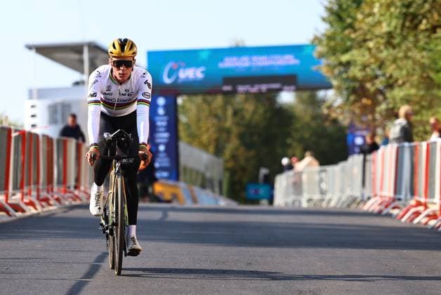 Belgian Remco Evenepoel arrives before the 24 km time trial of the Men Elite category at the UEC road European cycling championships, Wednesday 01 October 2025, in Loriol-sur-Drome, France. The European cycling championships Drome-Ardeche takes place from 1 to 5 October, France. DAVIDxPINTENS  x135801166x