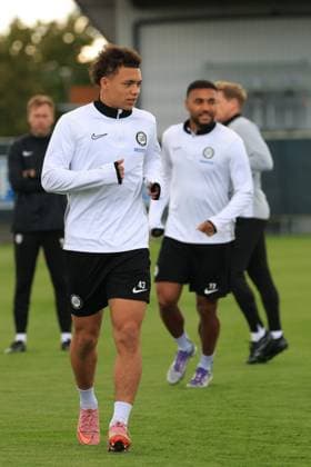 SOCCER - UEFA EL, Sturm vs Glasgow GRAZ,AUSTRIA,01.OCT.25 - SOCCER - UEFA Europa League, SK Sturm Graz vs Glasgow Rangers FC, training Sturm. Image shows the team of Sturm with Jacob Peter Hoedl (Sturm).  GEPAxpictures xMarioxBuehner-Weinrauch