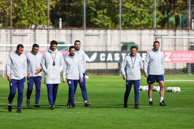 PXL_GNK Dinamo training GNK Dinamo training at Maksimir stadium in Zagreb, Croatia on 01. October 2025 before UEFA Europa league match with Maccabi Tel Aviv FC. Mato Jajalo, Gojko Mrcela, Sandro Bloudek, Mihael Mindjek, Ivan Kelava, Mario Kovacevic, Ivica Landeka  GoranxStanzl PIXSELL