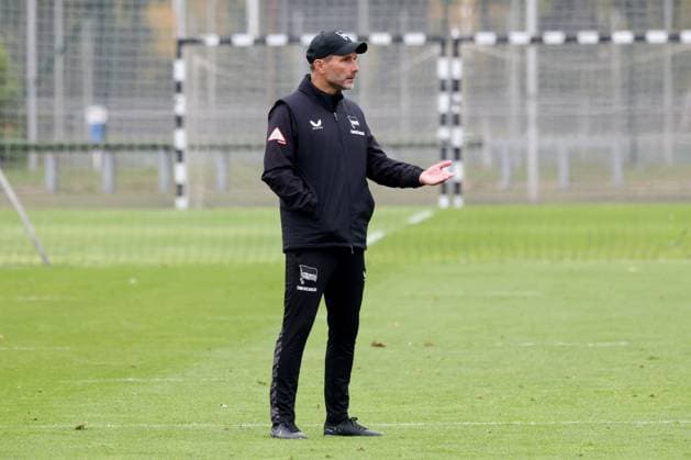 DEU, DFL, 2 FBL Hertha BSC, Training, 01 10 2025, Sportforum, Berlin, DEU, DFL, 2 FBL Hertha BSC, Training, im Bild Cheftrainer Stefan Leitl Hertha BSC Berlin DFL regulations prohibit any use of Photographs as image sequences and or quasi video nordphotoxGmbHx xEngler nph00076
