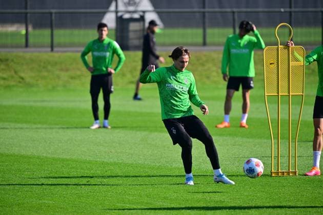 01 10 2025 Moenchengladbach Football, Men, Season 2025 2026, Training Borussia Moenchengladbach Rocco Reitz Gladbach DFL regulations prohibit any use of photographs as image sequences and or quasi video Borussia Park NRW Germany