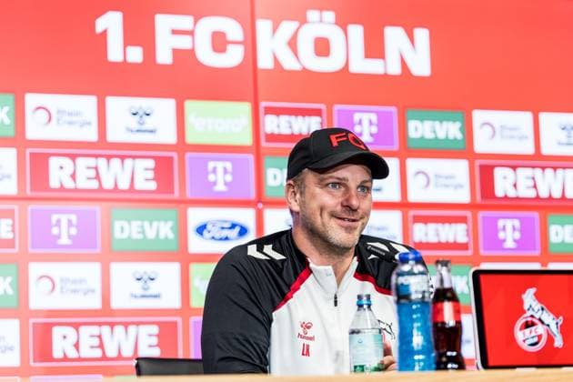 1 FC Köln Press Conference 01 10 2025 Lukas Kwasniok Coach 1 FC Köln smiles Press Conference 1 FC Köln RheinEnergiestadion, 01 10 2025 Copyright: xBEAUTIFULxSPORTS Wunderlx