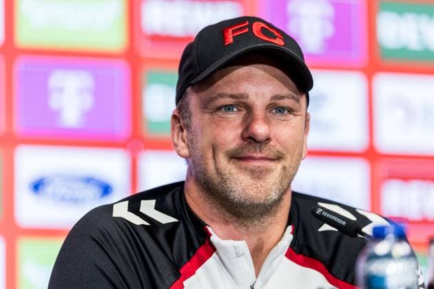 1 FC Köln Press Conference 01 10 2025 Lukas Kwasniok Coach 1 FC Köln smiles Press Conference 1 FC Köln RheinEnergiestadion, 01 10 2025 Copyright: xBEAUTIFULxSPORTS Wunderlx