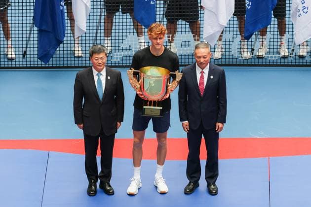 BEIJING, CHINA - OCTOBER 01: Champion Jannik Sinner of Italy celebrates after the Men s Singles Final match on day 10 of the 2025 China Open at the National Tennis Center on October 1, 2025 in Beijing, China.  Copyright: xVCGx 111594396818