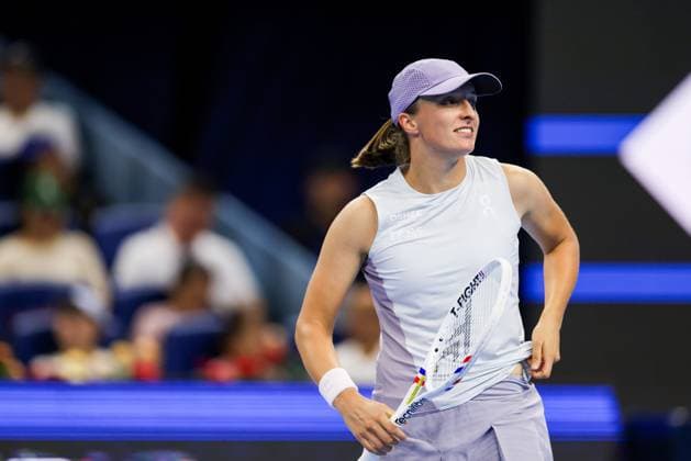 BEIJING, CHINA - OCTOBER 01: Iga Swiatek of Poland competes in the Women s Singles Round of 16 match against Emma Navarro of the United States on day 10 of the 2025 China Open at the National Tennis Center on October 1, 2025 in Beijing, China.  Copyright: xVCGx 111594431676