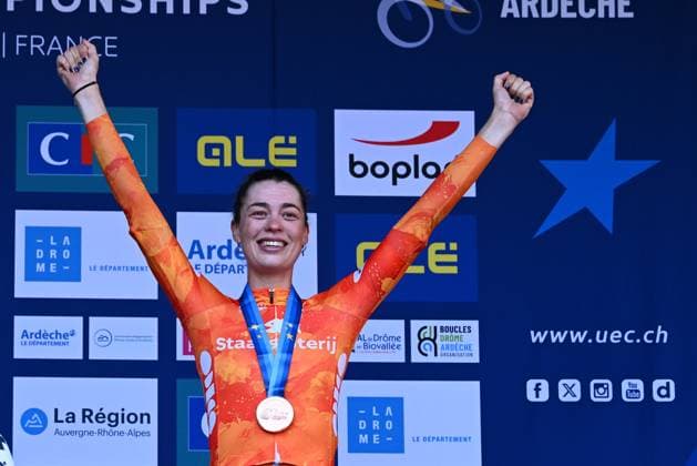 UEC 2025 Road European Championship, EM, Europameisterschaft Drome-Ardeche 01 10 2025 ETOILE-SUR-RHONE, FRANCE - OCTOBER 01 : Bredewold Mischa (NED) during the podium ceremony of the Women Elite Individual Time Trial of the 2025 UEC Road European Championship Drome-Ardeche 10th edition an UCI Continental Championships cycling race of 24 km with start in Loriol-sur-Drome and finish in Etoile-sur-Rhone on October 1, 2025 in Etoile-sur-Rhone, France, 01 10 2025 Etoile-sur-Rhone France  Copyright: xVincentxKalutx